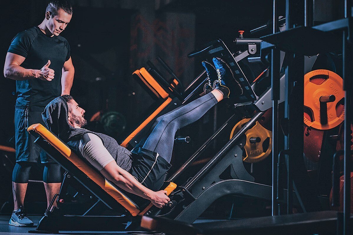 Les bonnes machines à utiliser en salle de sport pour muscler ses